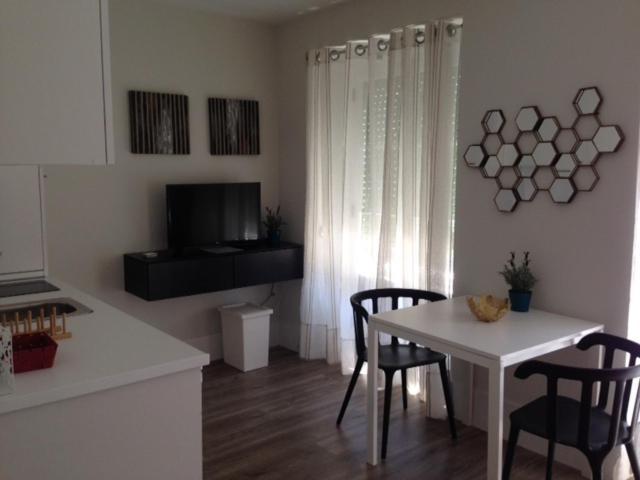 Confortable 1 Bedroom Apartment At Roma Avenue - 1A Лісабон Екстер'єр фото